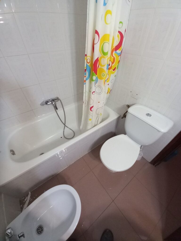 Cuarto de baño antes de la reforma.